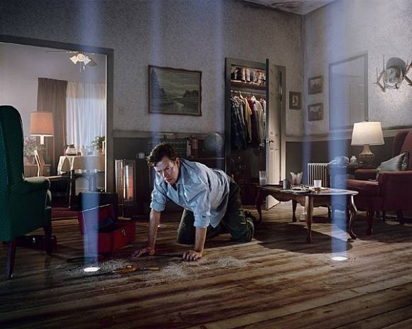 http://ourdaywillcome.cowblog.fr/images/GregoryCrewdson/untitled467.jpg